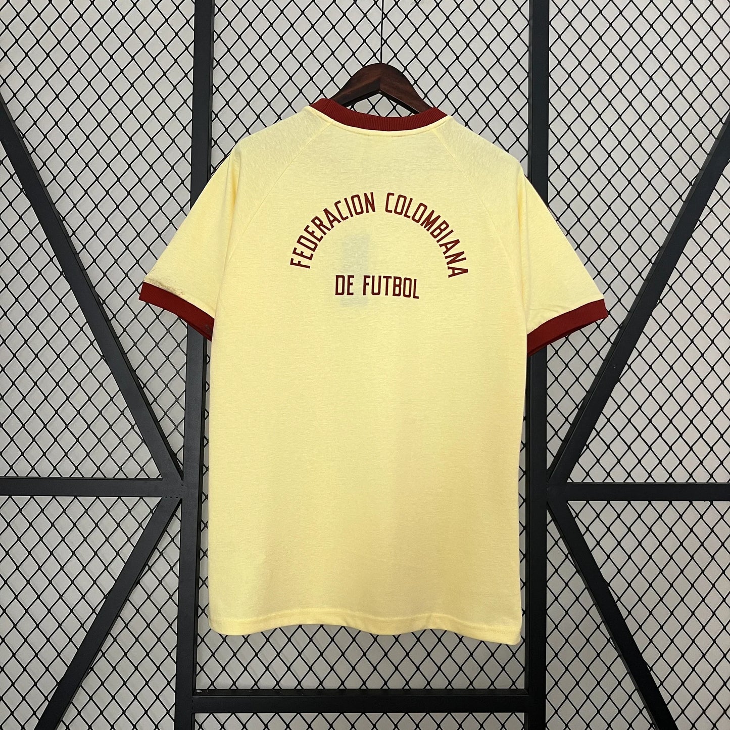 Colombia Pure  Retro Leisure  24/25 T-shirt