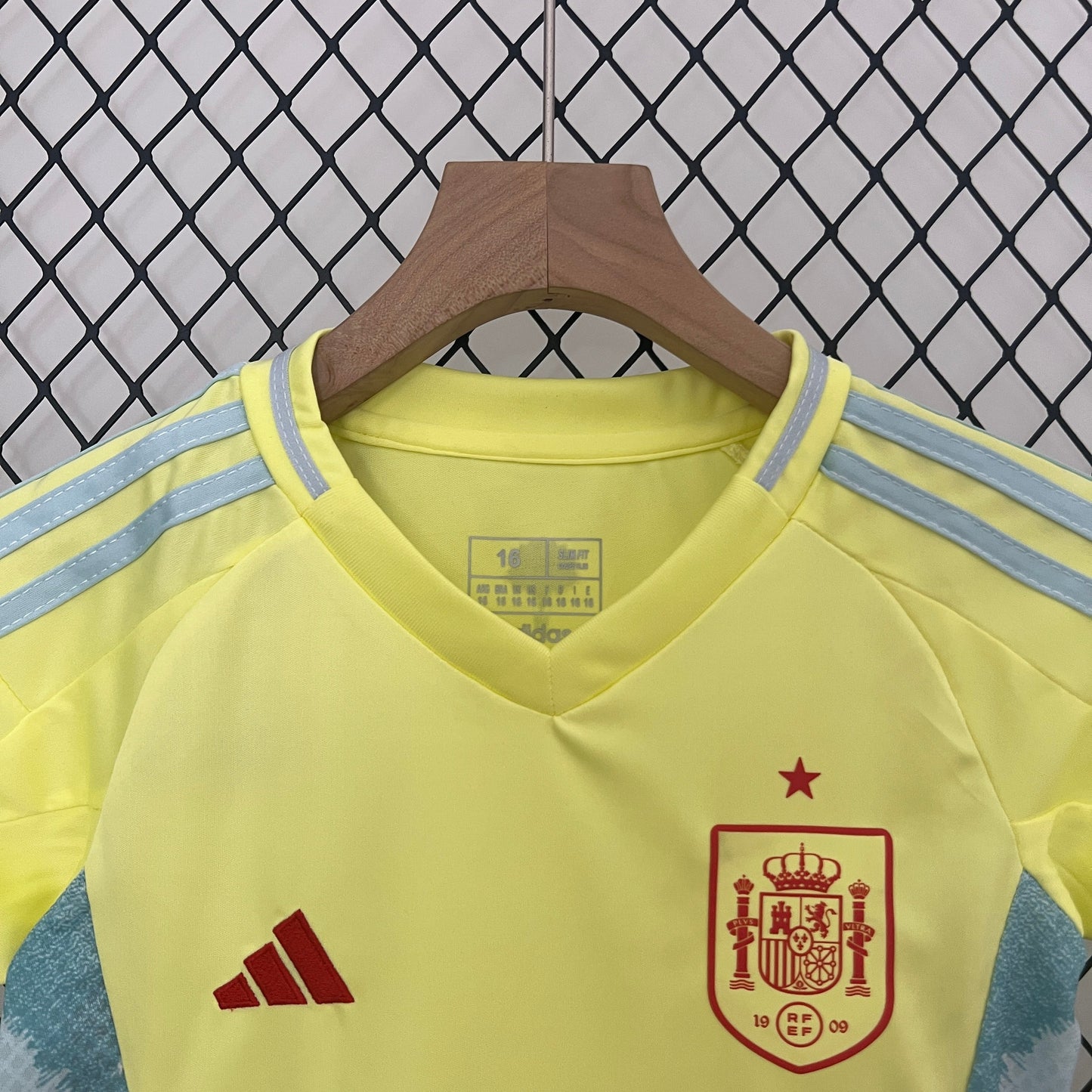 Kids  kit Spain away