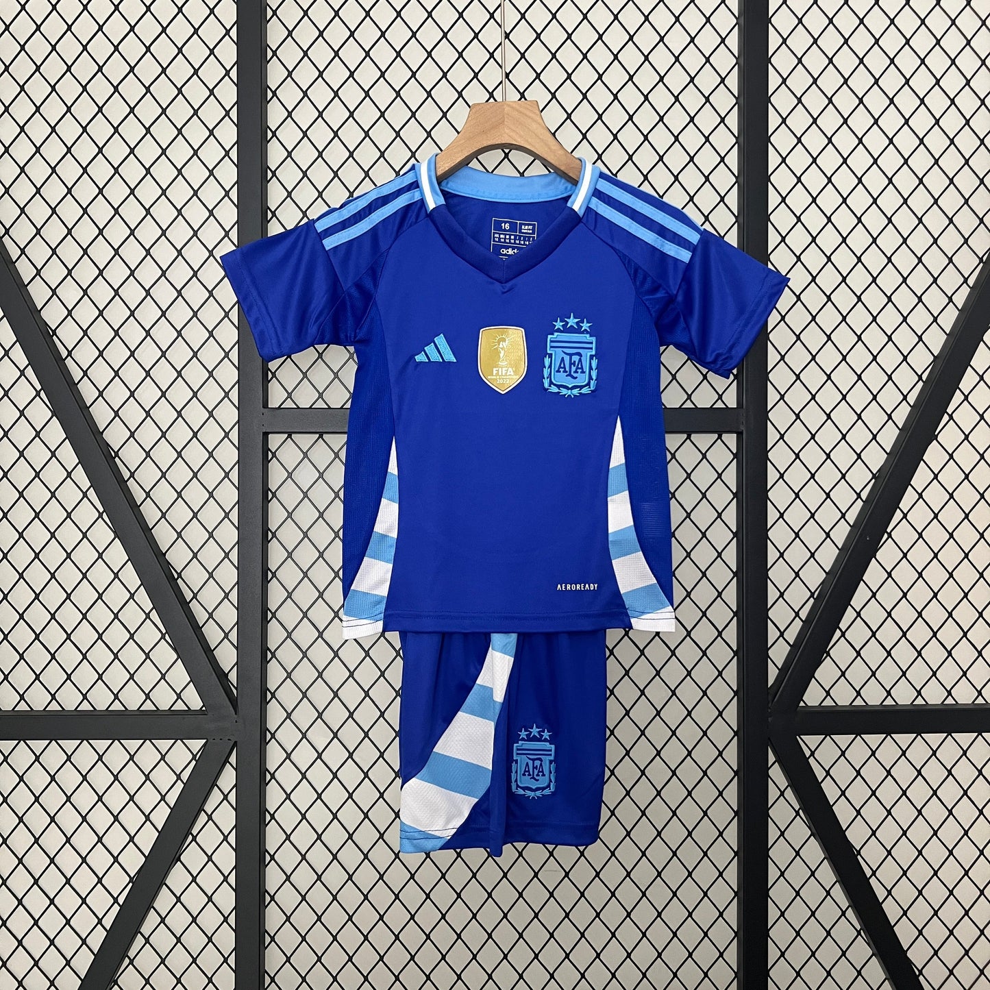 Kids kit   Argentina away 24/25