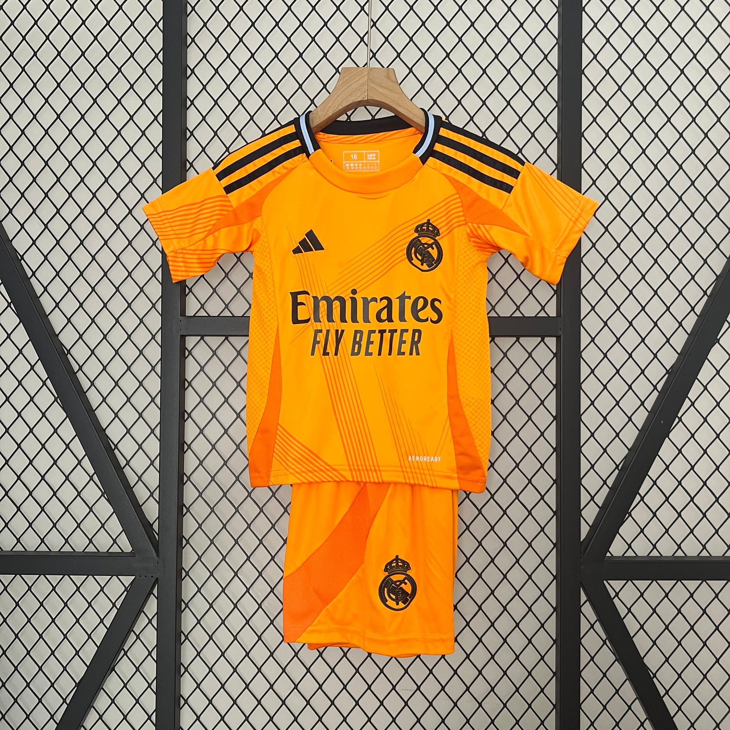 Kids Real Madrid away Size 24/25